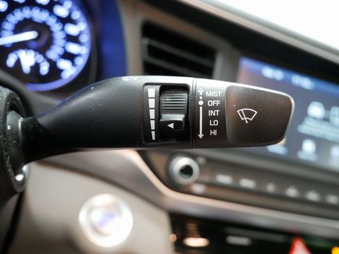 Used 2020 Hyundai Elantra Value Edition image 32