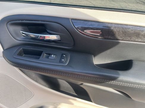 Used 2018 Dodge Grand Caravan SE image 51