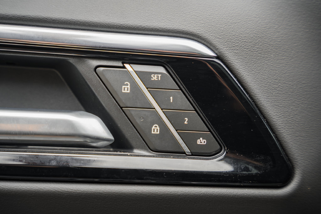 Used 2026 Chevrolet Tahoe Premier AWD/4WD image 43