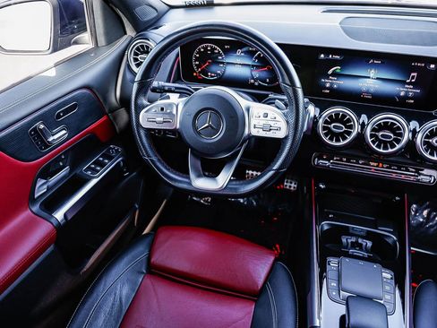 Used 2021 Mercedes-Benz GLB 250 image 14