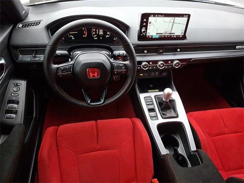 Used 2025 Honda Civic Type R image 2