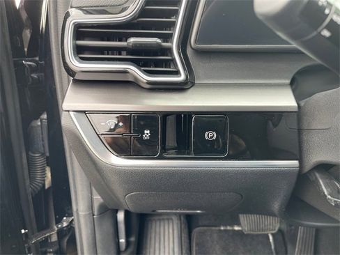 Used 2023 Kia Sportage EX image 32