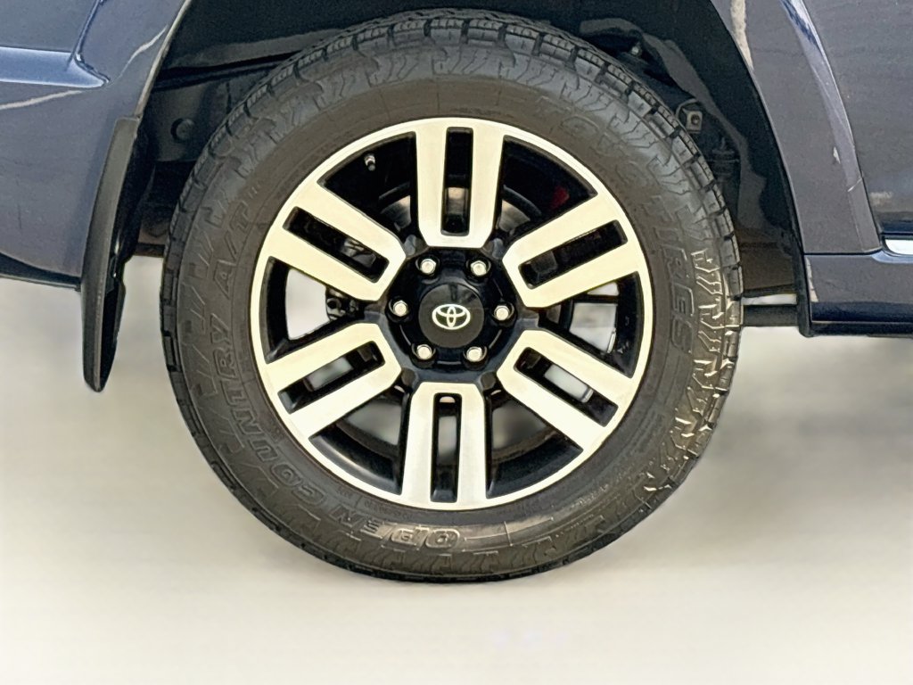 Used 2015 Toyota 4Runner Limited AWD/4WD image 33
