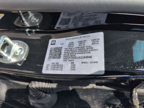 Certified 2025 Chevrolet Colorado ZR2 w/ Technology Package image 35