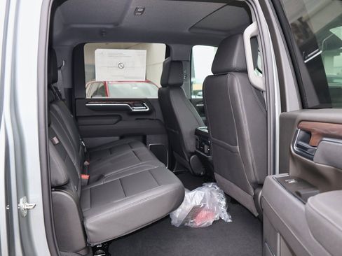 New 2026 GMC Sierra 3500 SLT image 30