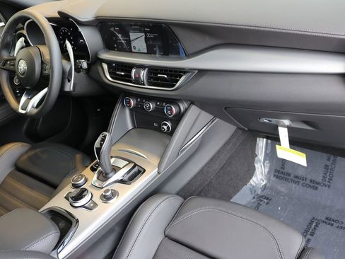 New 2025 Alfa Romeo Stelvio Sprint image 30