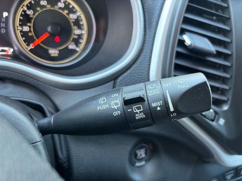 Used 2015 Jeep Cherokee Trailhawk w/ Comfort/Convenience Group image 21