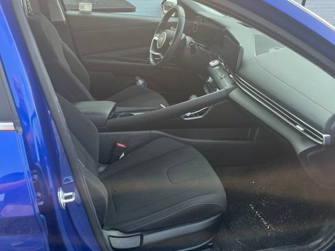Used 2025 Hyundai Elantra SEL FWD image 11