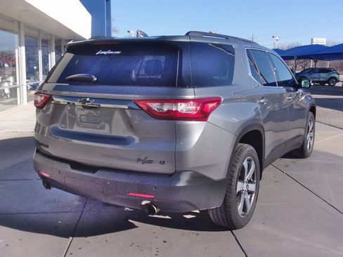 Used 2020 Chevrolet Traverse LT w/ LT Premium Package image 14