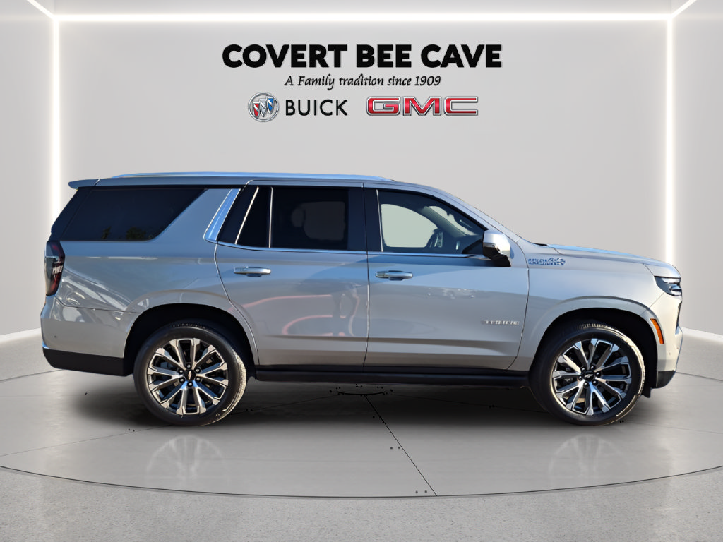 Used 2025 Chevrolet Tahoe High Country RWD image 11