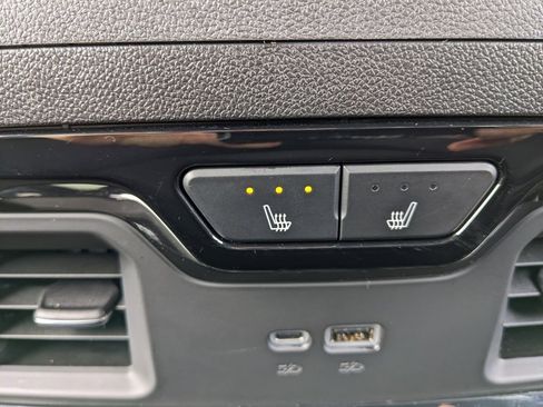 Used 2025 GMC Sierra 2500 AT4 image 45