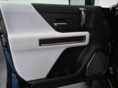 New 2025 GMC Hummer EV 2X image 17
