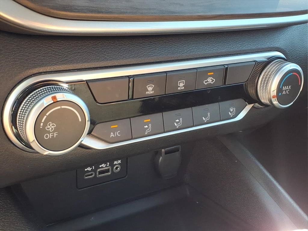 Used 2025 Nissan Altima 2.5 SV AWD/4WD image 6