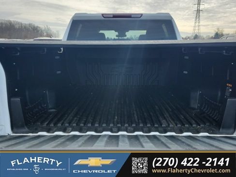 Used 2022 Chevrolet Silverado 1500 Custom Trail Boss AWD/4WD image 9