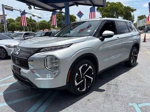 Used 2022 Mitsubishi Outlander ES AWD/4WD image 13