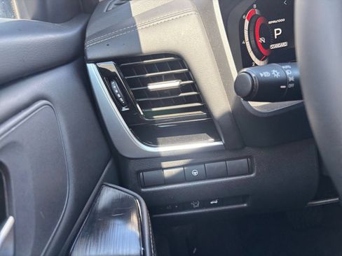 Used 2026 Nissan Rogue SL FWD image 36