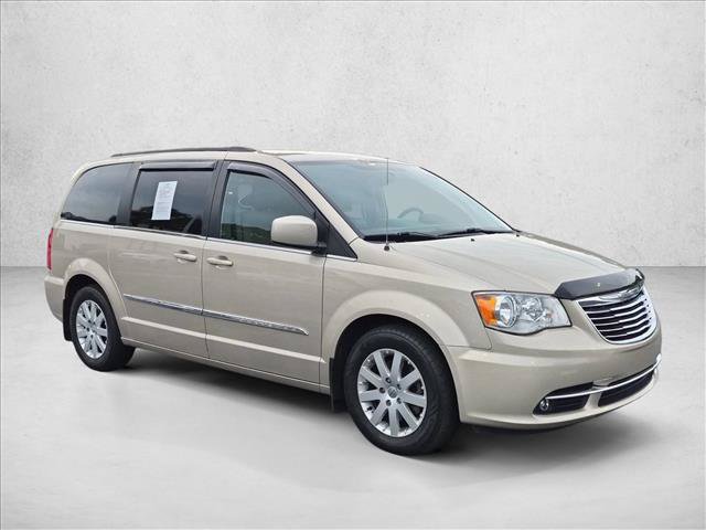 Used 2015 Chrysler Town & Country Touring FWD image 3
