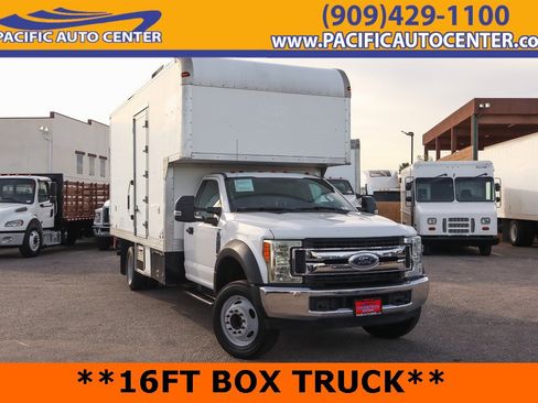 Used 2017 Ford F550 2WD Regular Cab Super Duty image 1