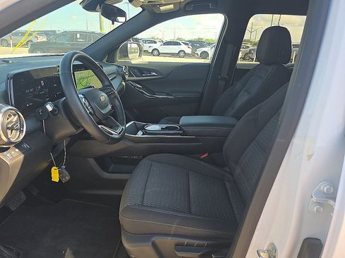 Used 2025 Chevrolet Equinox LT FWD image 31