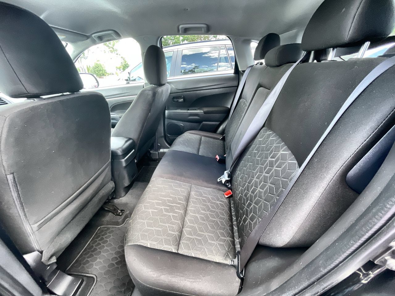 Used 2025 Mitsubishi Outlander Sport AWD image 21