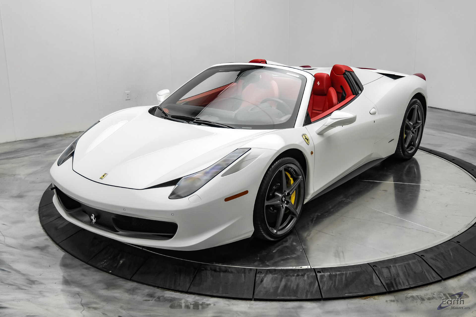 Used 2015 Ferrari 458 Spider RWD image 8