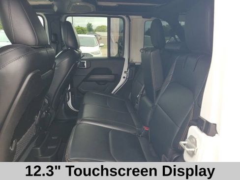 Used 2024 Jeep Wrangler Unlimited Sahara w/ Technology Group AWD/4WD image 20