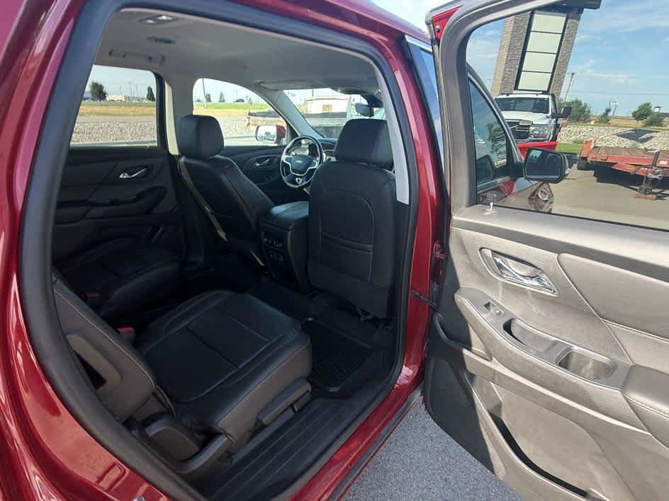 Used 2021 Chevrolet Traverse Premier AWD/4WD image 24
