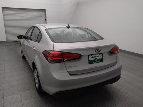 Used 2018 Kia Forte LX image 6
