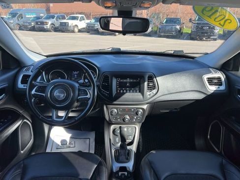 Used 2019 Jeep Compass Latitude w/ Cold Weather Group image 18