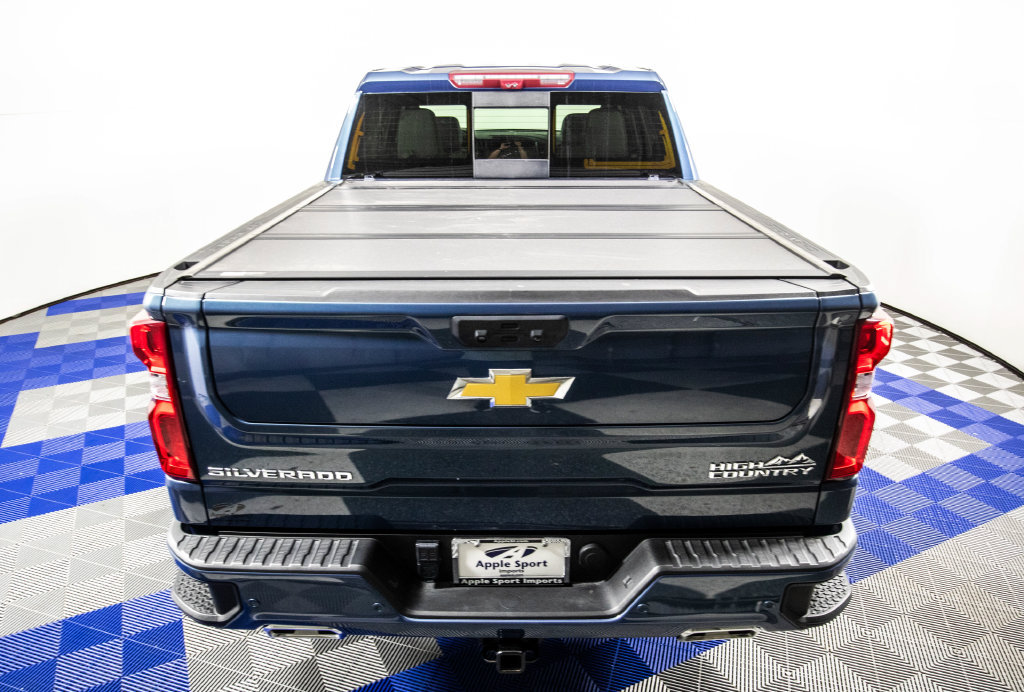 Used 2024 Chevrolet Silverado 1500 High Country w/ Technology Package AWD/4WD image 7