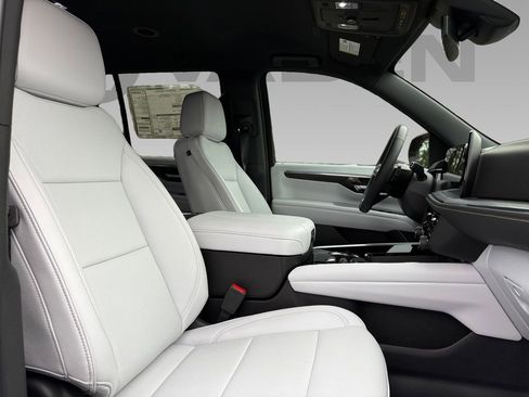 New 2025 Chevrolet Tahoe Premier image 9