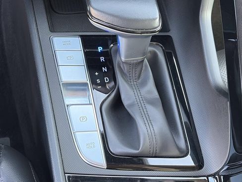 Certified 2025 Hyundai Elantra Limited FWD image 22
