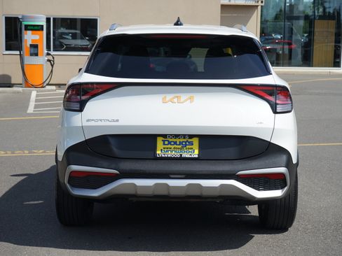 Used 2023 Kia Sportage EX AWD/4WD image 4