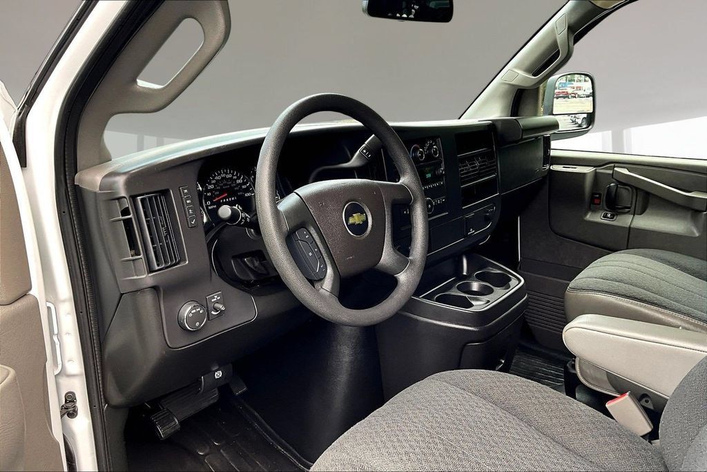 Used 2025 Chevrolet Express 2500 w/ Driver Convenience Package RWD image 14