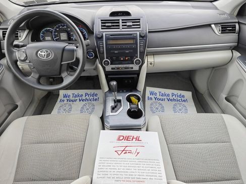 Used 2012 Toyota Camry XLE image 19
