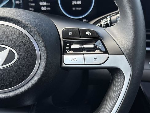 New 2026 Hyundai Elantra Limited FWD image 6