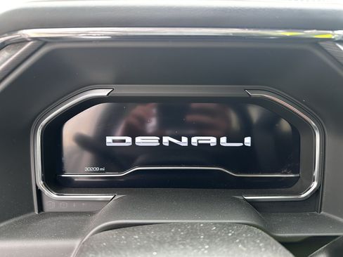 Used 2024 GMC Sierra 2500 Denali Ultimate AWD/4WD image 7