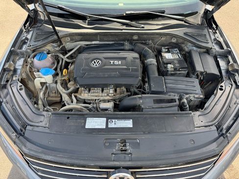 Used 2016 Volkswagen Passat 1.8T SE FWD image 24