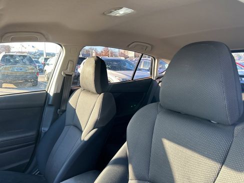 Used 2019 Subaru Crosstrek 2.0i w/ Eyesight System image 3