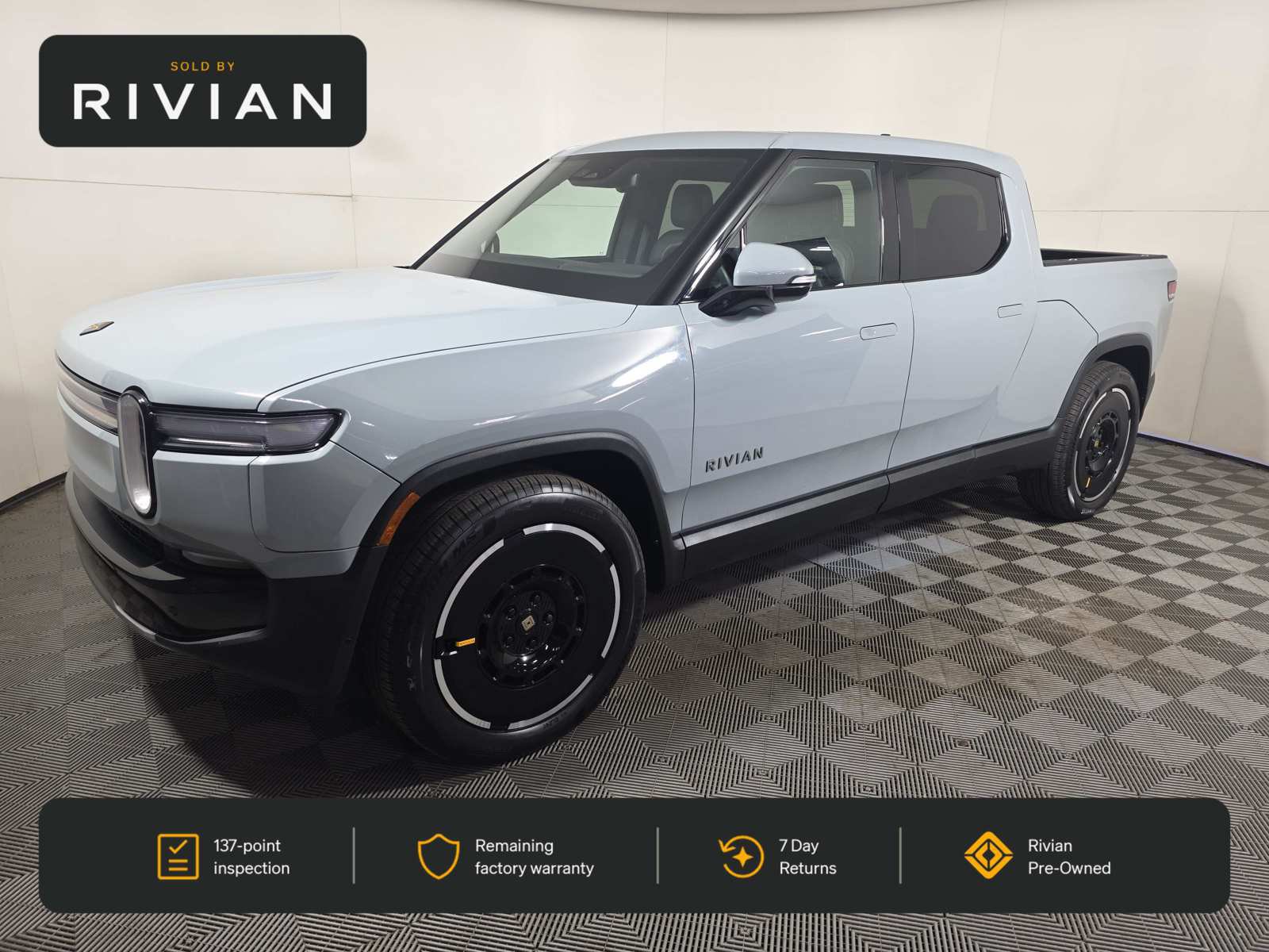Used 2025 Rivian R1T Adventure Dual AWD/4WD image 1