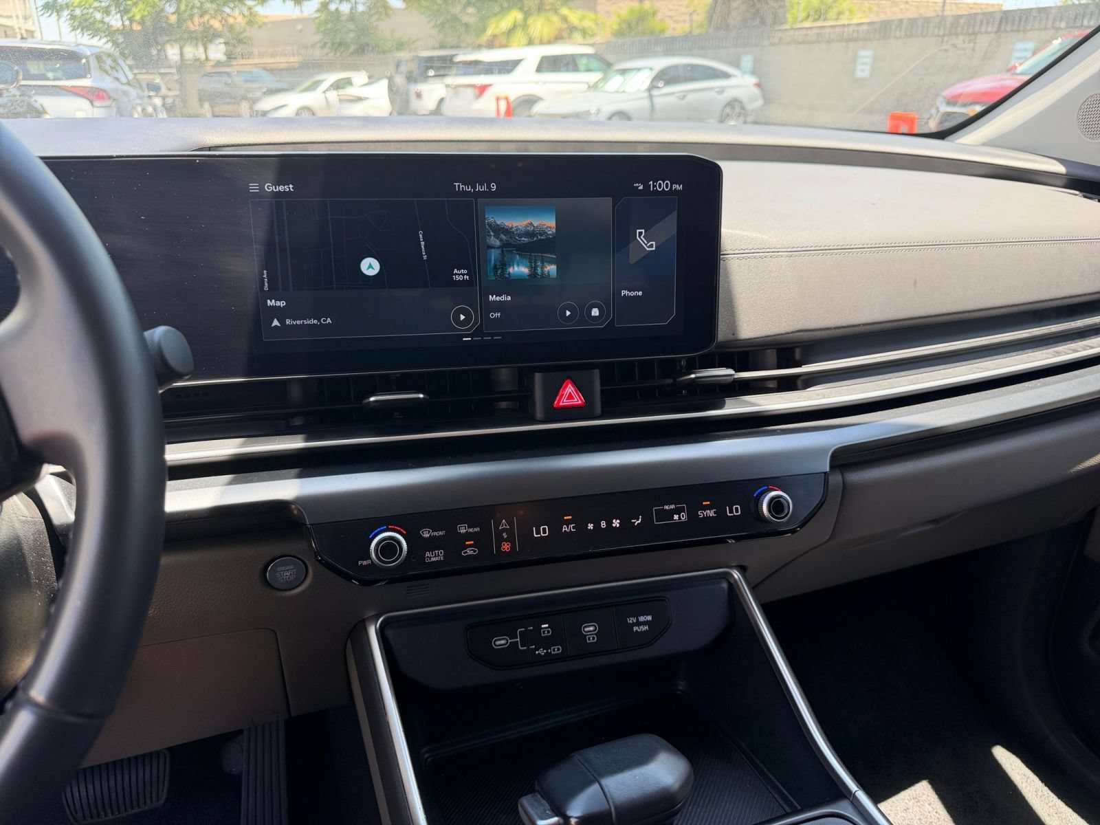 Used 2026 Kia Carnival FWD image 16