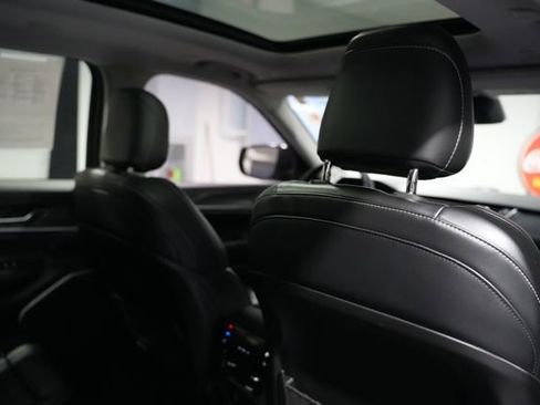 Used 2021 Jeep Grand Cherokee L Limited image 21