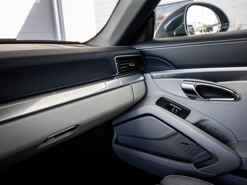 Used 2017 Porsche 911 Carrera S image 28