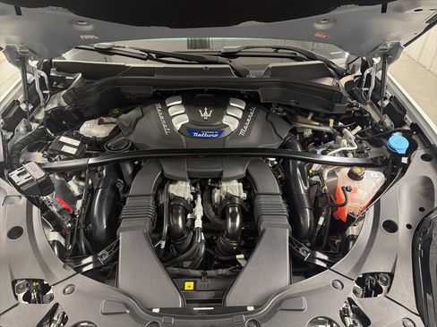 Used 2023 Maserati Grecale Trofeo image 35