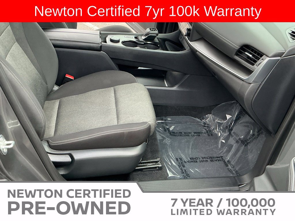 Used 2025 Nissan Rogue SV AWD/4WD image 15
