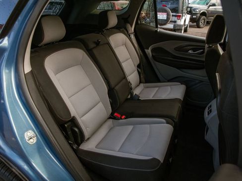 Used 2024 GMC Terrain SLE AWD/4WD image 12