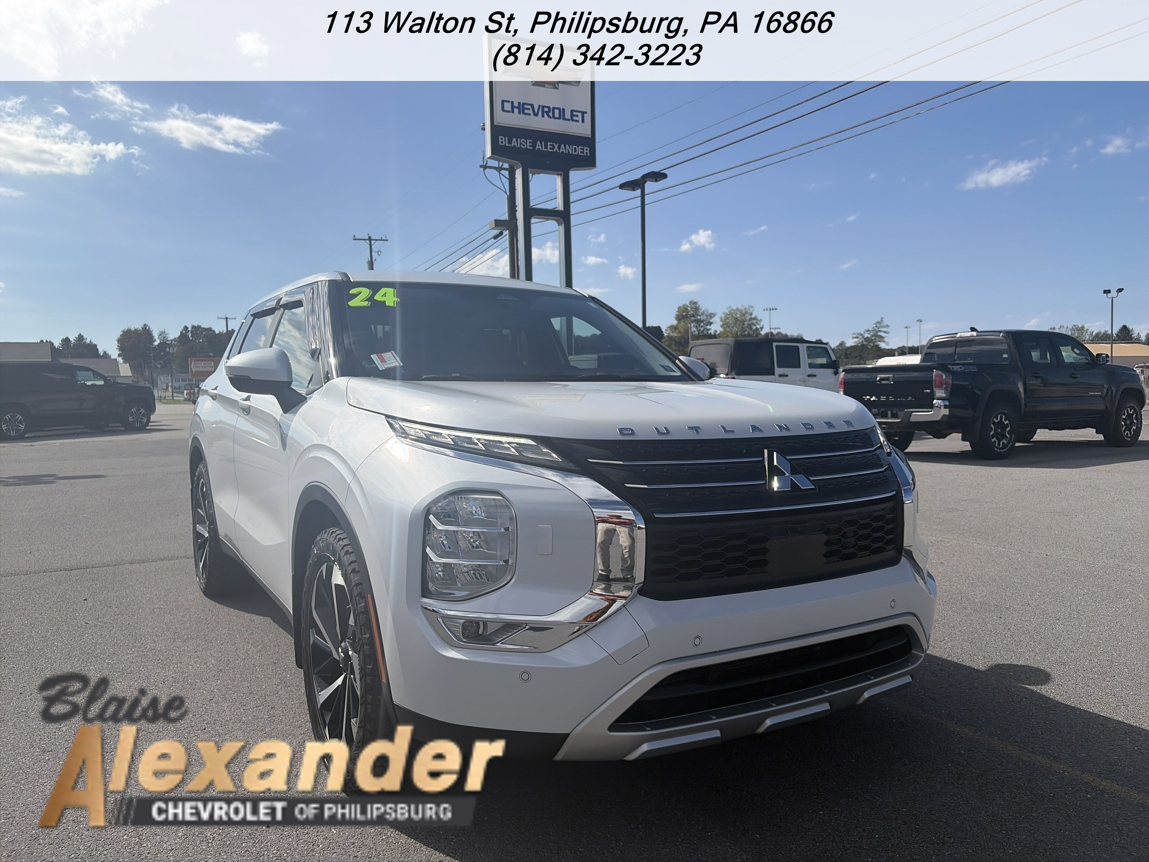 Used 2024 Mitsubishi Outlander SE AWD/4WD image 1