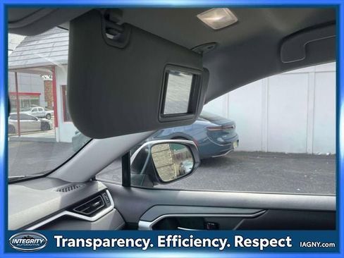 Used 2022 Toyota RAV4 XLE w/ Carpet Mat Package (TMS) image 32