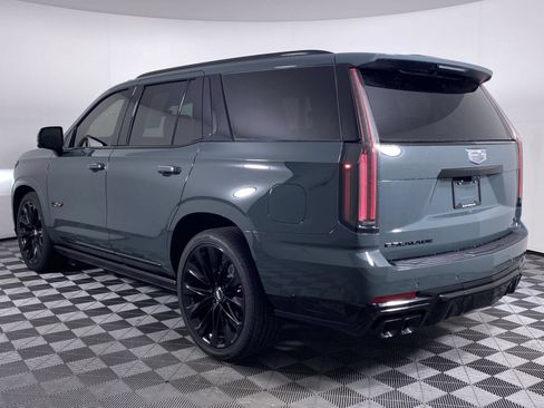 Certified 2026 Cadillac Escalade V w/ LPO, ONYX Package AWD/4WD image 21