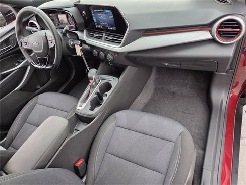 Certified 2024 Chevrolet Trax RS w/ Driver Confidence Package image 16